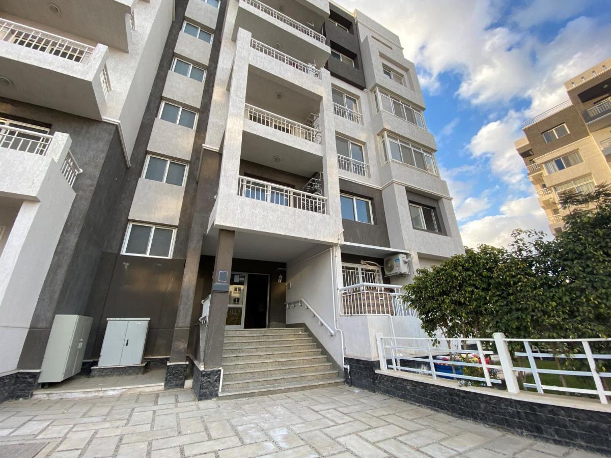 Madinaty Well-Furnished 3- Bedroom Apartment - شقة فندقيه للايجار مدينتي Madinat ash Shuruq Esterno foto
